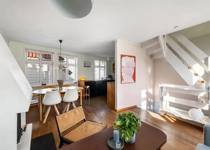 Sunny Terrace In Centre - Charming House Feriehus Bergen