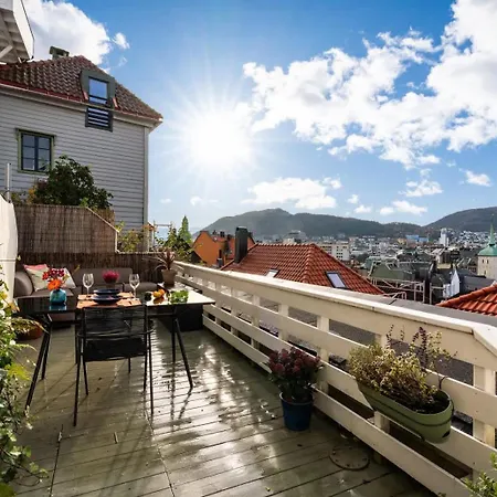 Σπίτι διακοπών Sunny Terrace In Centre - Charming House *