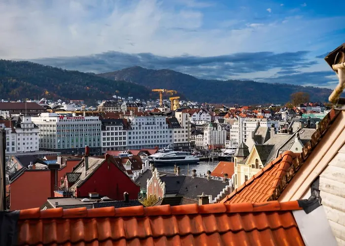 Sunny Terrace In Centre - Charming House Feriehus Bergen